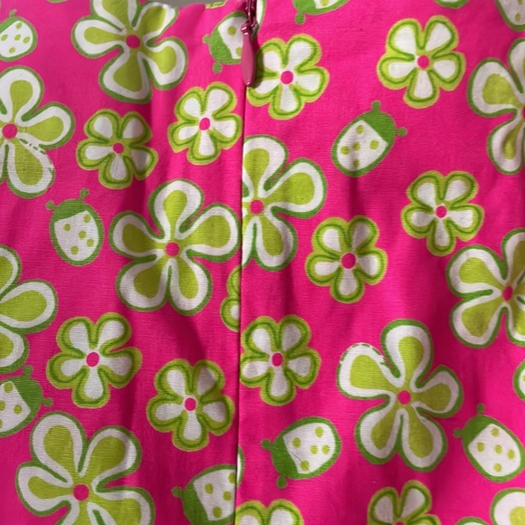Lilly Pulitzer Green and Pink Skorts. Very good condition-has zipper in back - Picture 4 of 5
